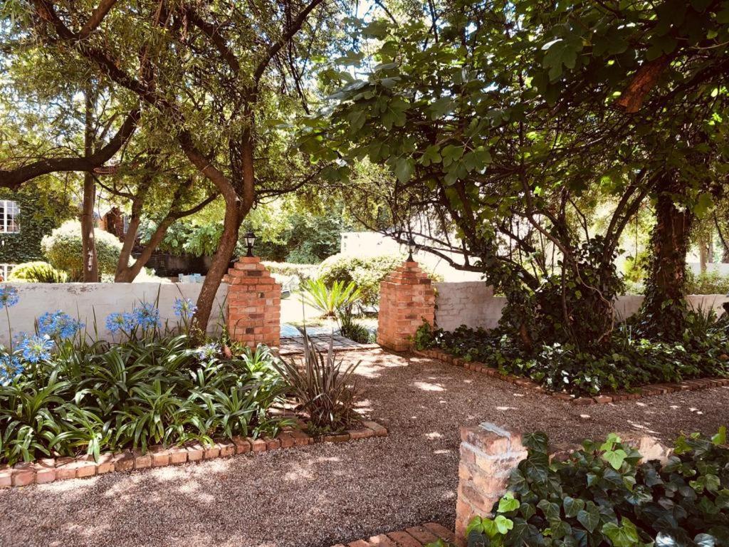 The Hertford Country Hotel Johannesburg Exterior photo