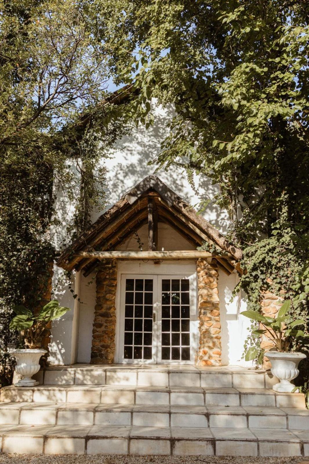 The Hertford Country Hotel Johannesburg Exterior photo